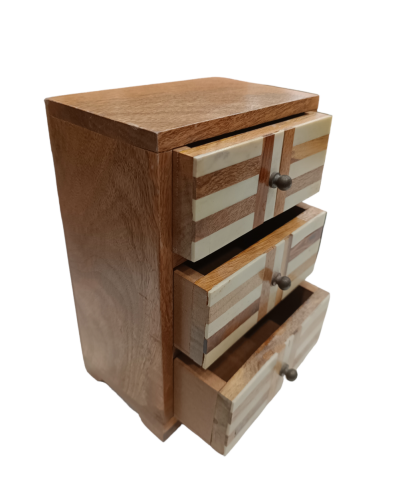 Κουτί με τρία συρτάρια από ξύλο ακακίας με ένθετο κόκκαλο