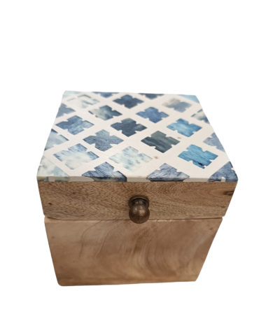 Κουτάκι από ξύλο ακακίας με ένθετο κόκκαλο και  μπλε λεπτομέρειες