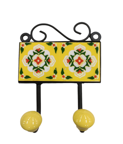 Κρεμάστρα μεταλλική με κεραμικό πλακάκι σε κίτρινο χρώμα με σχέδια και 2 γάντζους 2
