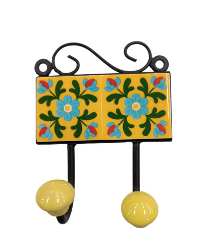 Κρεμάστρα μεταλλική με κεραμικό πλακάκι σε κίτρινο χρώμα με σχέδια και 2 γάντζους 3